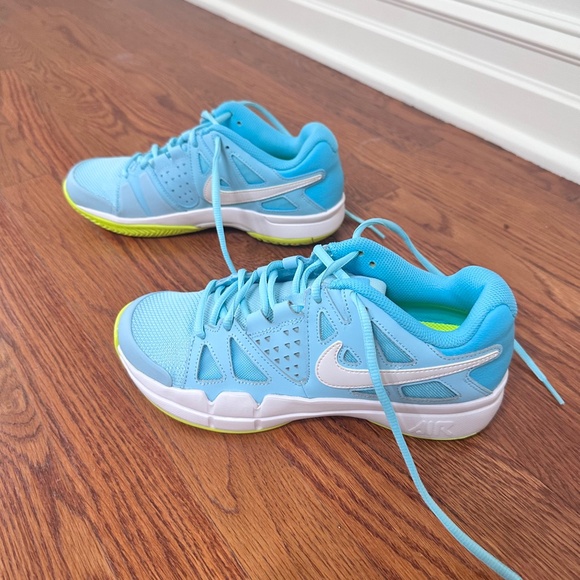 Women's Nike Air Vapor Advantage Court Shoes Sz. 7.5 Great for Pickleball! - Picture 2 of 5